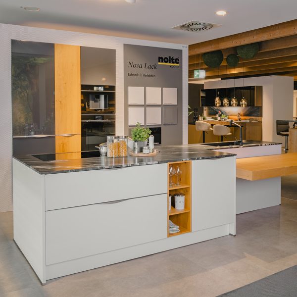 Einbauküche grau weiß